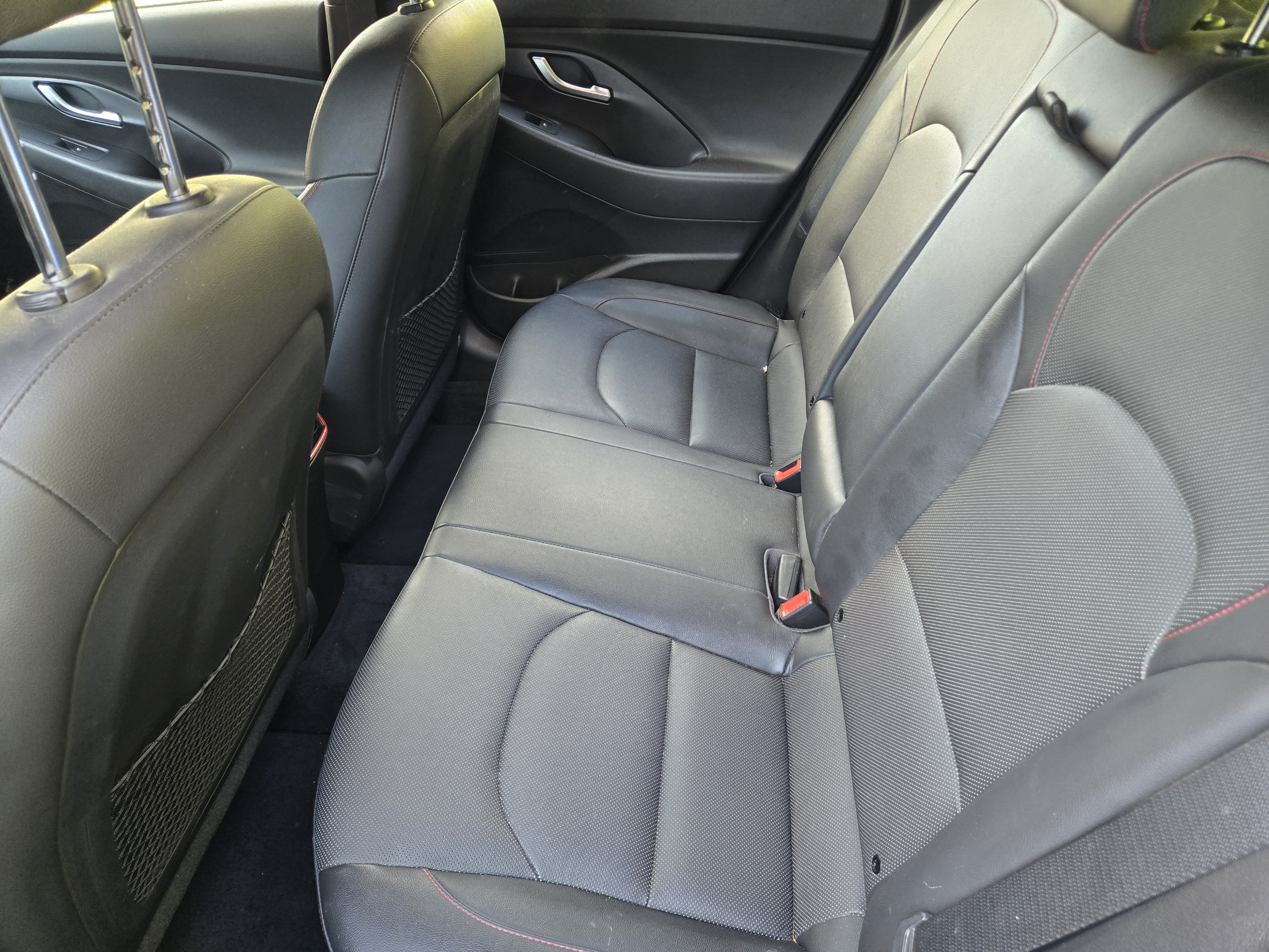 Used 2018 Hyundai Elantra GT Sport w/ Sport Tech Package 04 FWD image 11