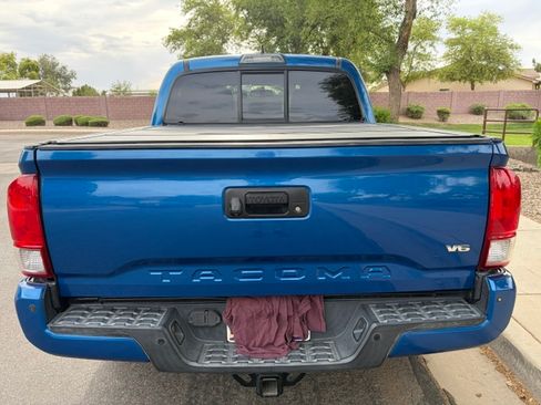 Used 2016 Toyota Tacoma TRD Sport RWD image 9