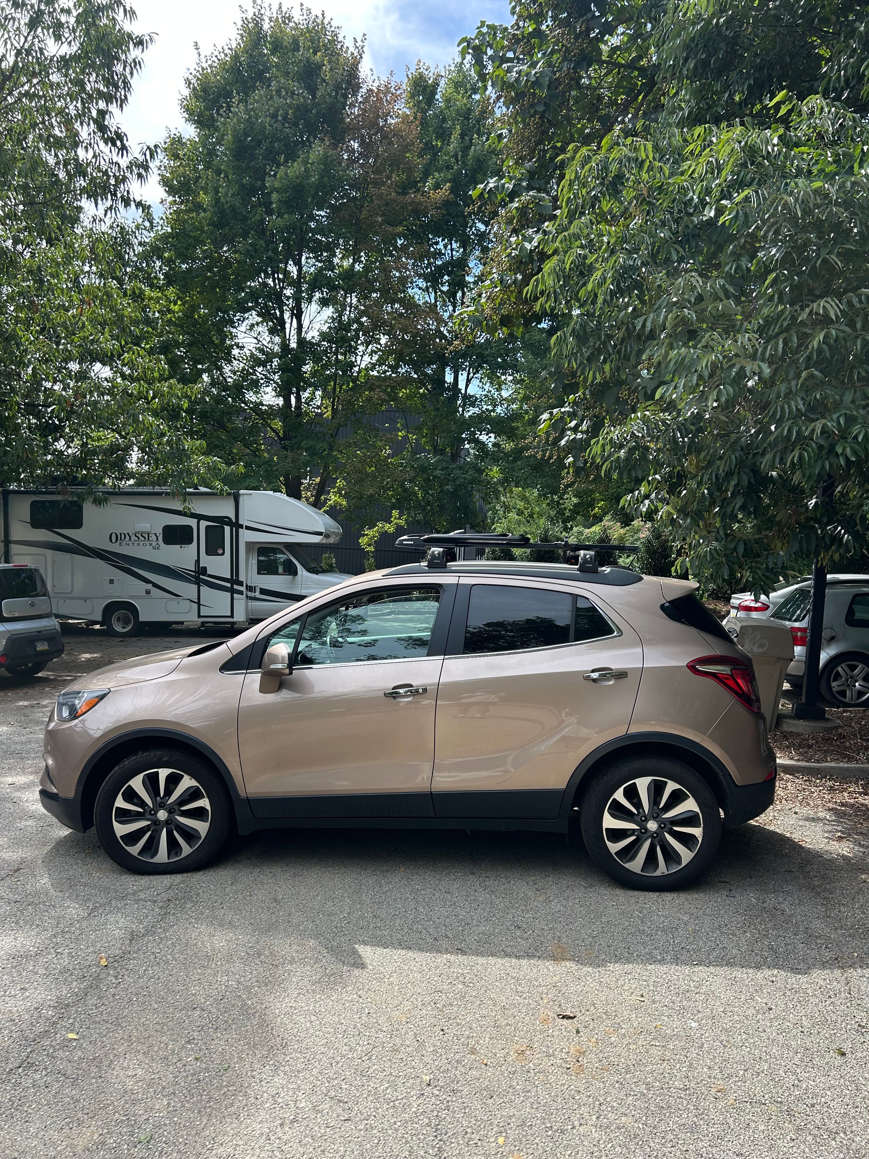 Used 2019 Buick Encore Essence AWD/4WD image 2