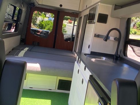 Used 2017 Mercedes-Benz Sprinter 2500 image 11