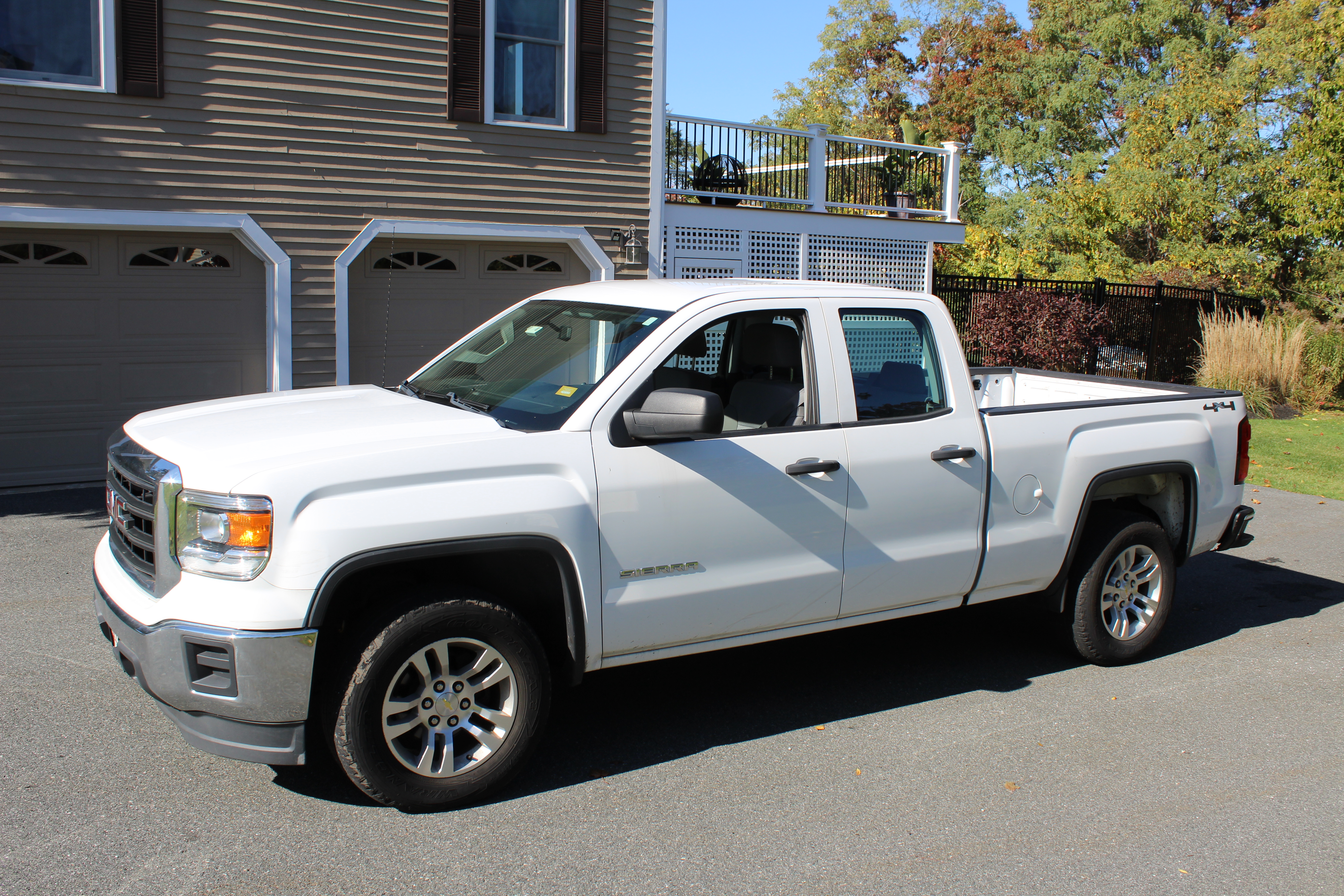 Used 2014 GMC Sierra 1500 4x4 Double Cab image 1