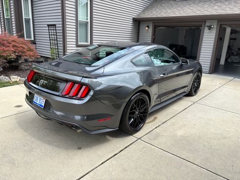 Used 2017 Ford Mustang GT Premium RWD image 4