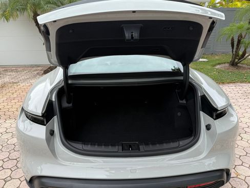 Used 2022 Porsche Taycan image 13