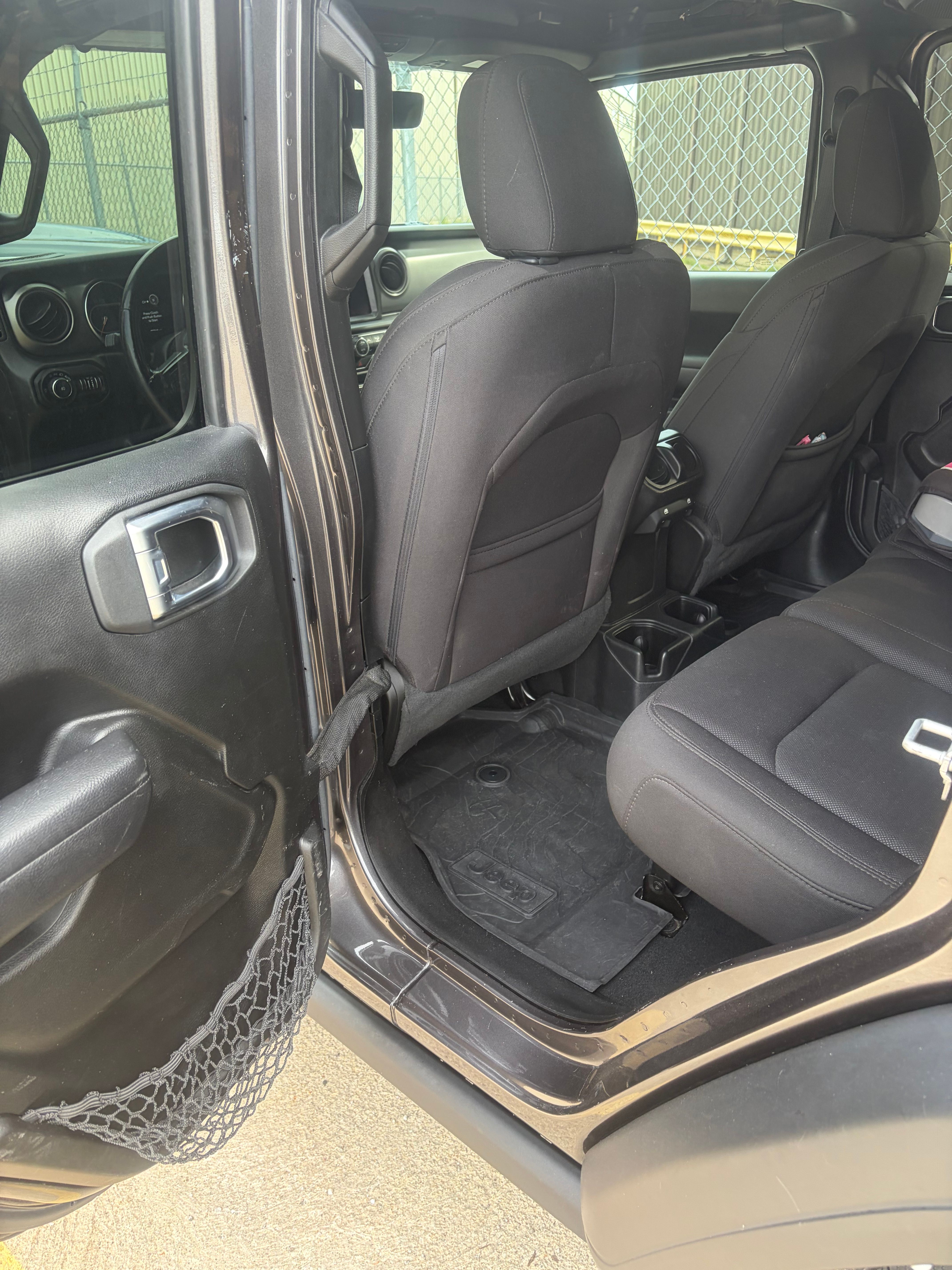 Used 2022 Jeep Wrangler Unlimited Sport AWD/4WD image 11