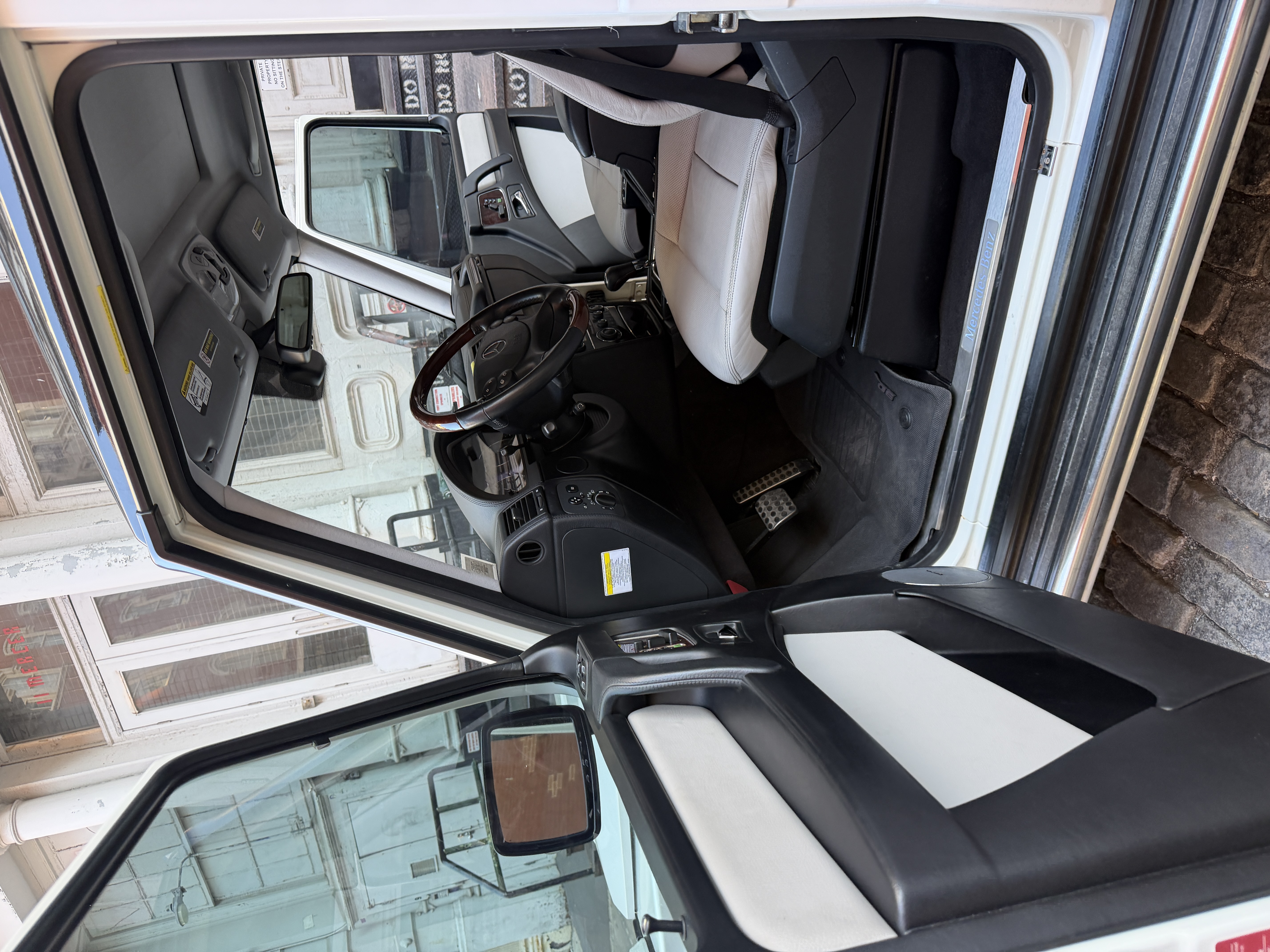 Used 2011 Mercedes-Benz G 550 image 13