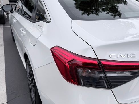 Used 2022 Honda Civic LX image 6