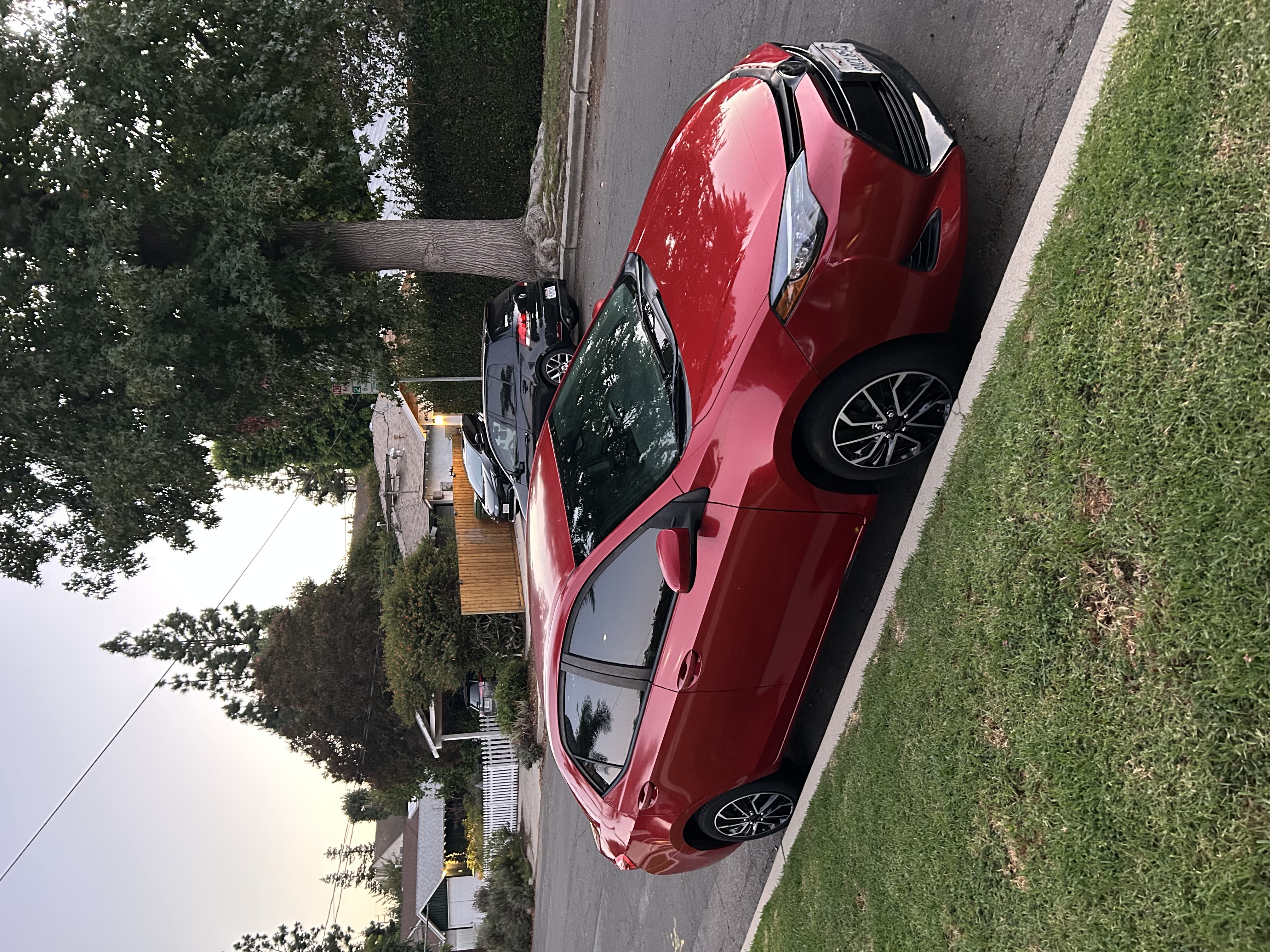 Used 2017 Toyota Corolla LE w/ Carpet Mat Package (TMS) FWD image 4