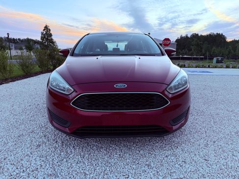 Used 2017 Ford Focus SE image 5