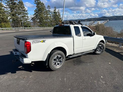 Used 2017 Nissan Frontier PRO-4X w/ Pro-4x Graphics Package image 1