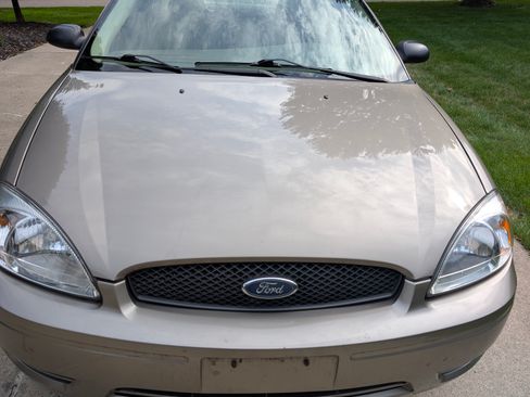 Used 2005 Ford Taurus SE FWD image 4