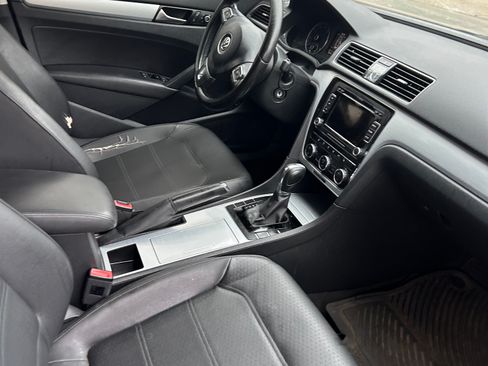Used 2012 Volkswagen Passat 2.5 SE image 5