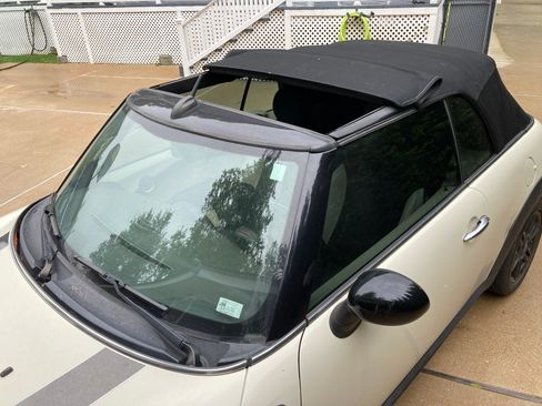 Used 2012 MINI Cooper Convertible image 9