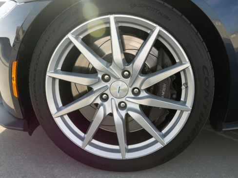 Used 2020 Aston Martin V8 Vantage Coupe image 10