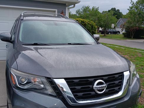 Used 2017 Nissan Pathfinder S AWD/4WD image 9
