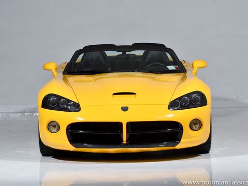 Used 2005 Dodge Viper SRT-10 image 4