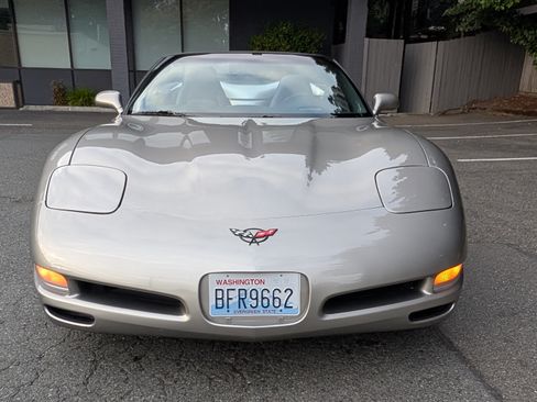 Used 2000 Chevrolet Corvette Convertible w/ Memory Pkg image 5