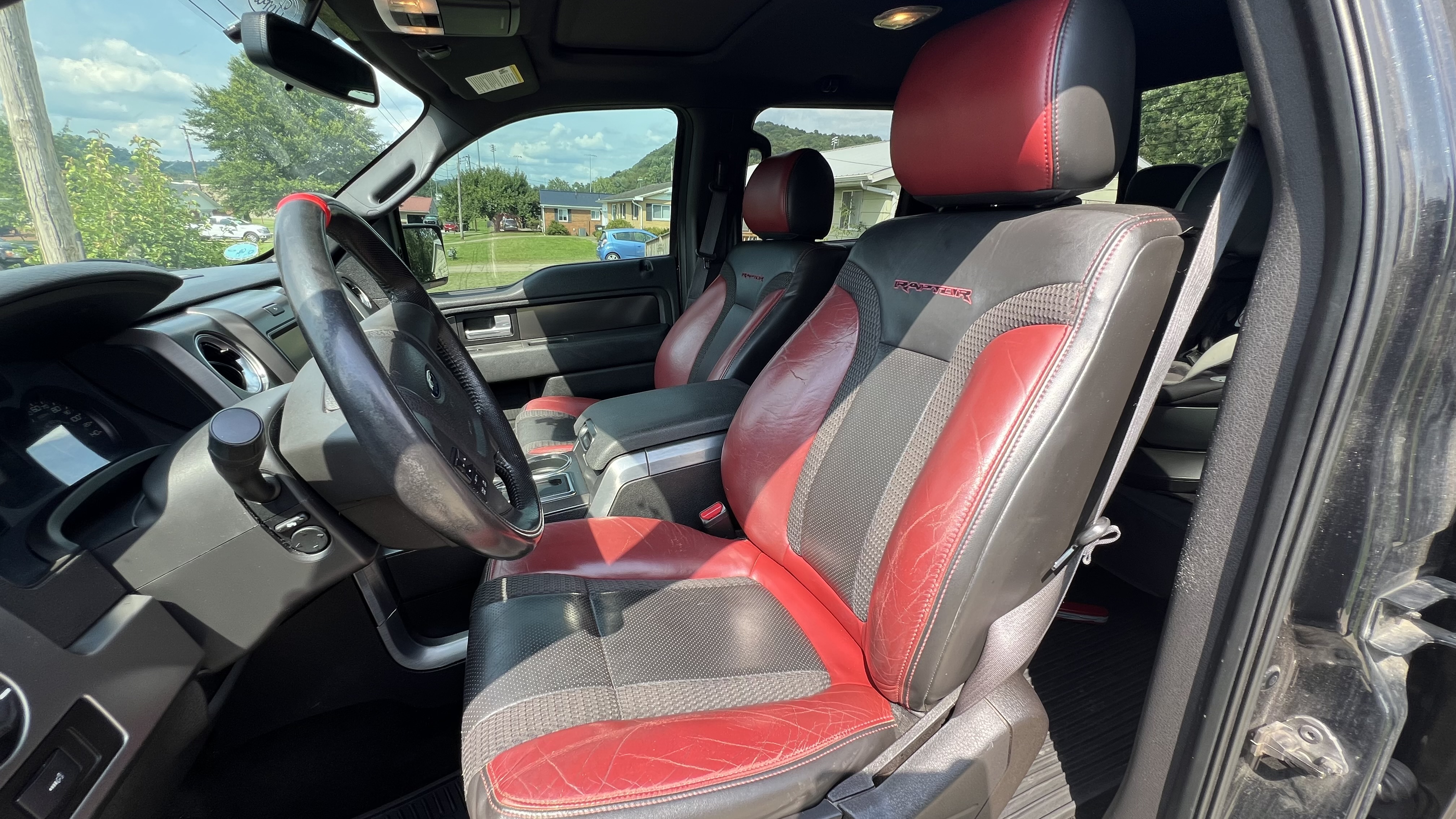 Used 2014 Ford F150 Raptor w/ Equipment Group 801A Luxury AWD/4WD image 8