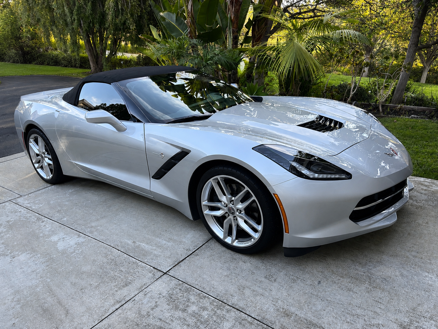 Used 2015 Chevrolet Corvette Stingray Convertible w/ 3LT Preferred Equipment Group RWD image 11
