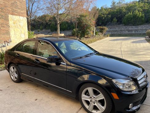 Used 2010 Mercedes-Benz C 300 Sedan image 2