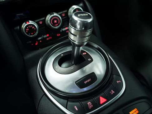 Used 2011 Audi R8 V8 image 14