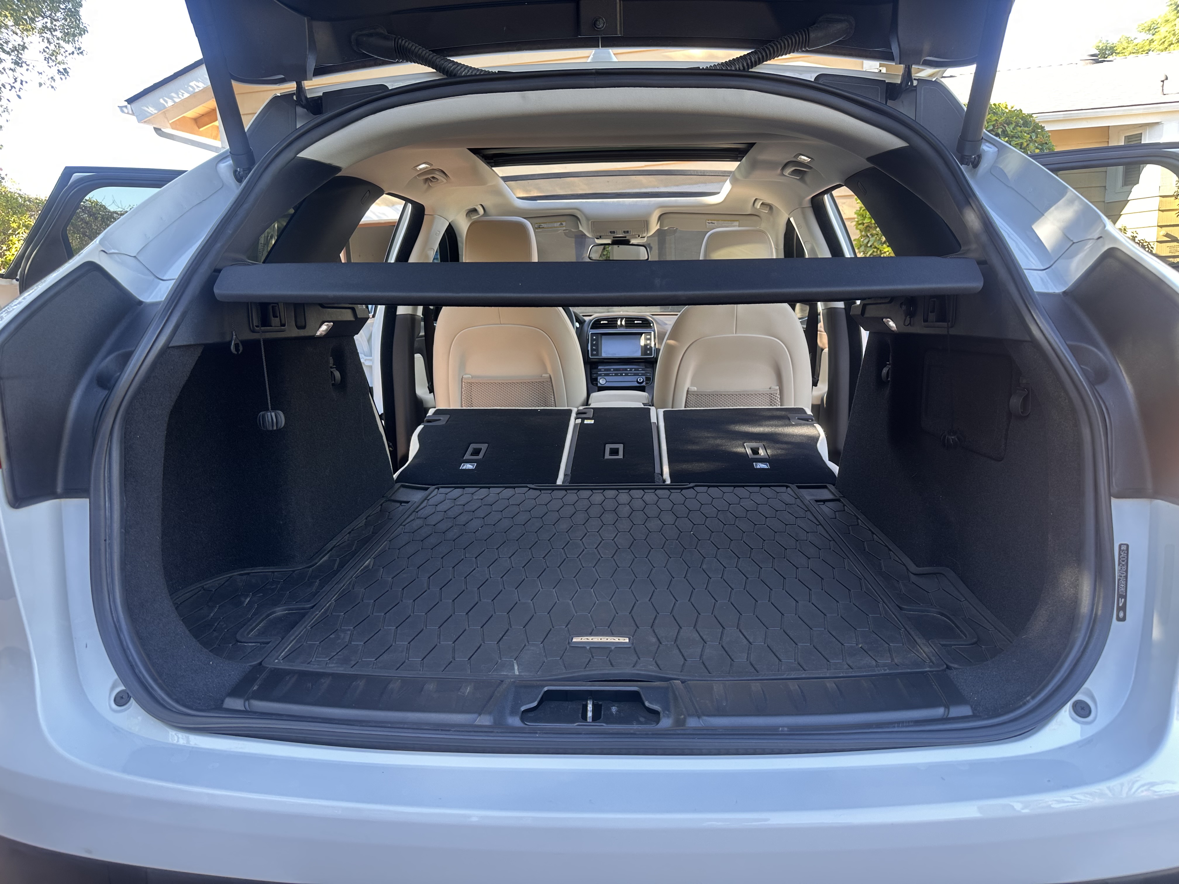 Used 2017 Jaguar F-PACE Prestige AWD/4WD image 11