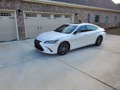 Used 2025 Lexus ES 300h w/ Premium Package