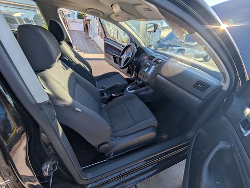 Used 2007 Volkswagen Rabbit 2-Door image 16