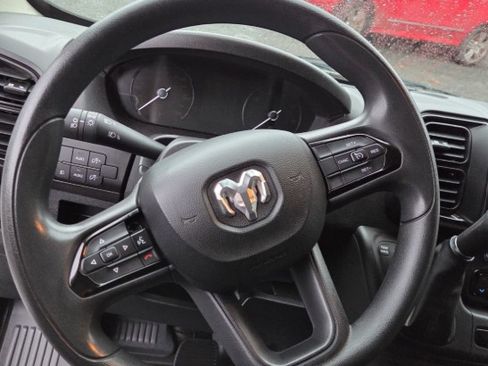 Used 2023 RAM ProMaster 2500 w/ Premium Appearance Group image 2