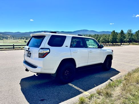 Used 2024 Toyota 4Runner SR5 Premium w/ Moonroof Package AWD/4WD image 4