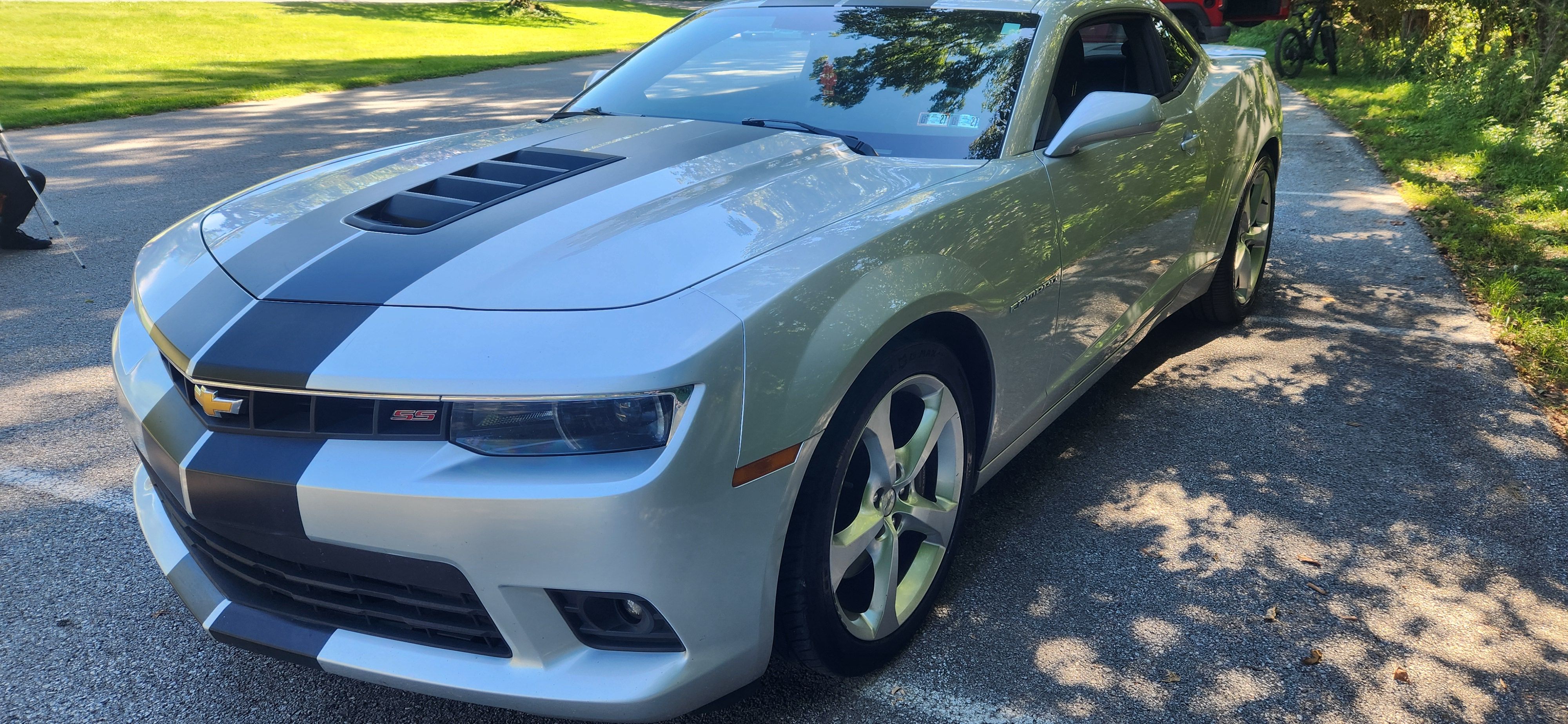 Used 2015 Chevrolet Camaro SS w/ RS Package RWD image 8