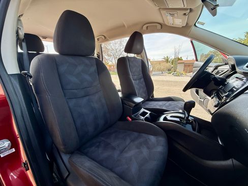 Used 2015 Nissan Rogue S image 26