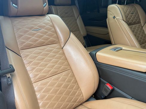 Used 2021 Cadillac Escalade Sport w/ Driver Assist Tech Package image 18