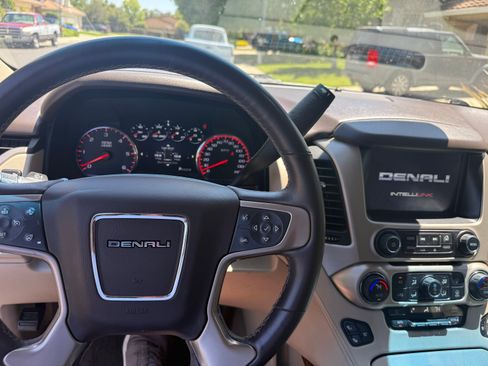Used 2015 GMC Yukon XL Denali AWD/4WD image 14