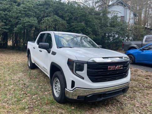 Used 2024 GMC Sierra 1500 Pro w/ Pro Value Package image 2