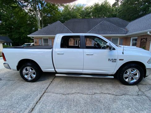 Used 2019 RAM 1500 Big Horn AWD/4WD image 11