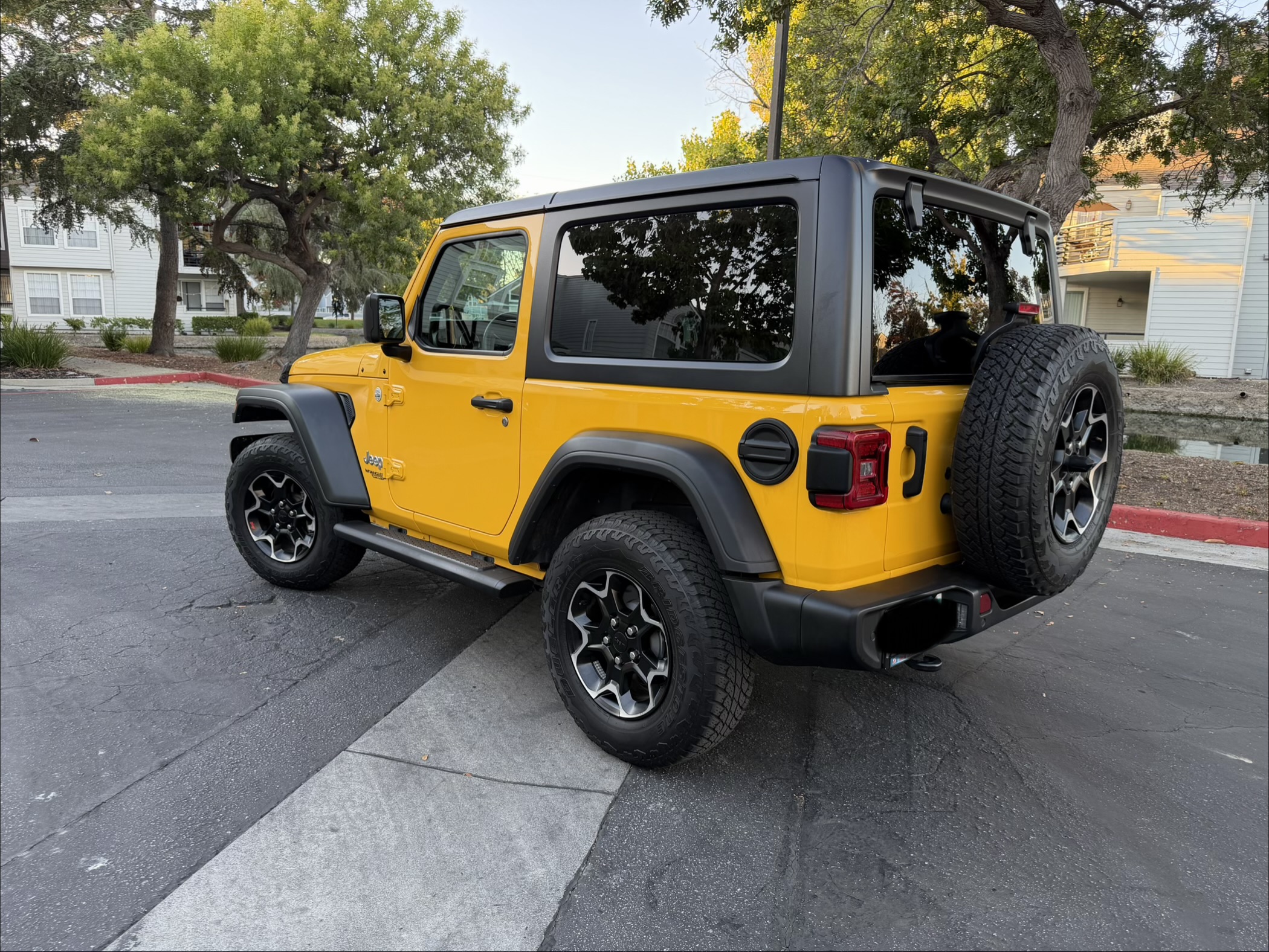 Used 2021 Jeep Wrangler Sport AWD/4WD image 4