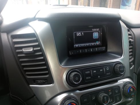 Used 2016 Chevrolet Tahoe 4WD w/ Remote Keyless Entry Package image 11