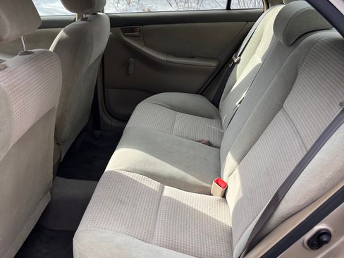 Used 2005 Toyota Corolla CE image 8