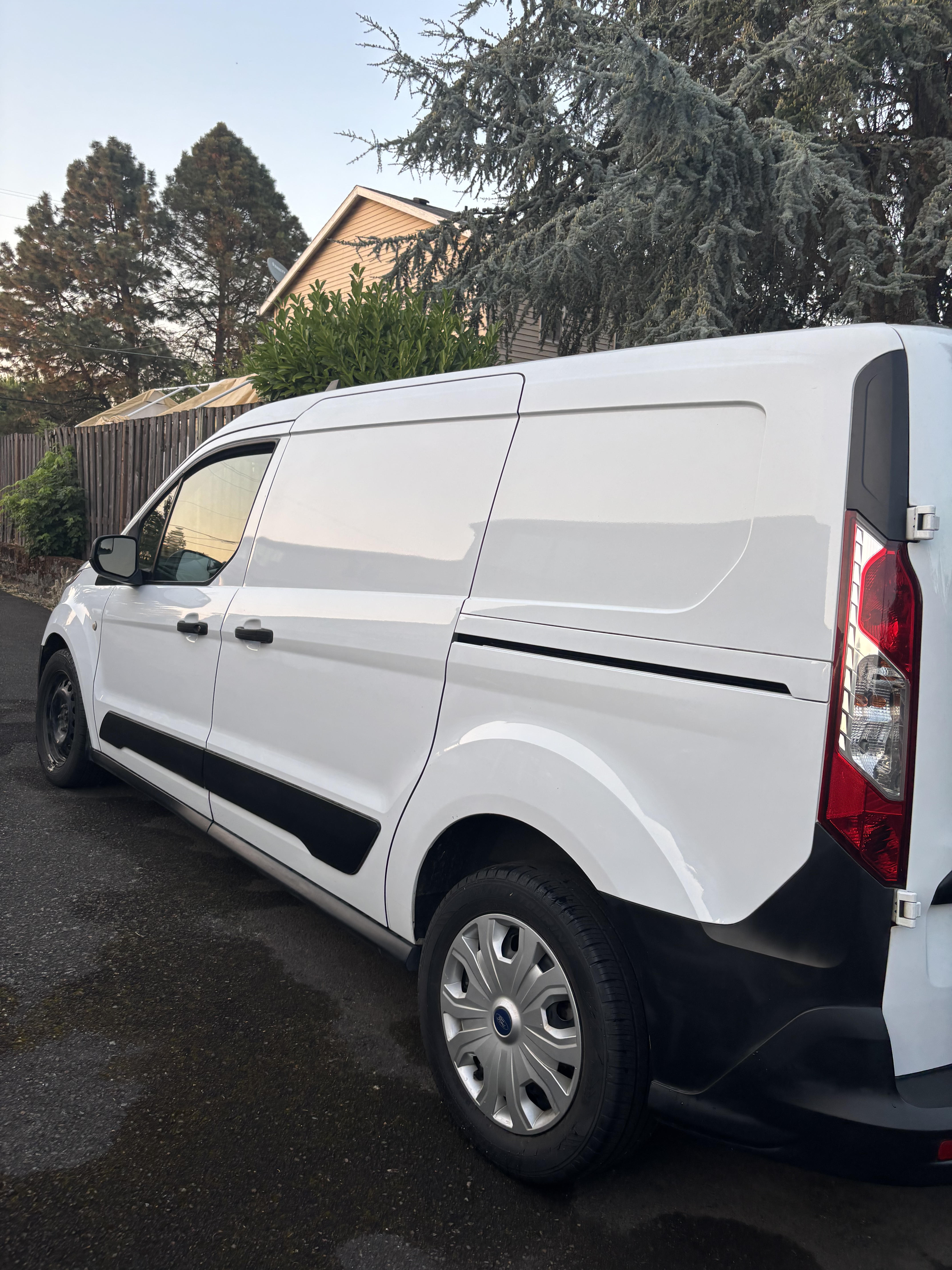 Used 2022 Ford Transit Connect XL FWD image 9