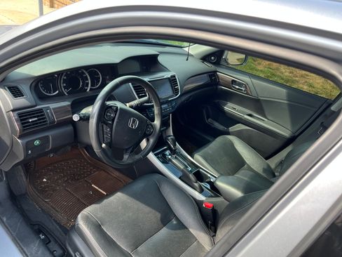 Used 2017 Honda Accord EX-L image 29