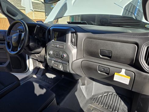 Used 2024 Chevrolet Silverado 2500 W/T image 16