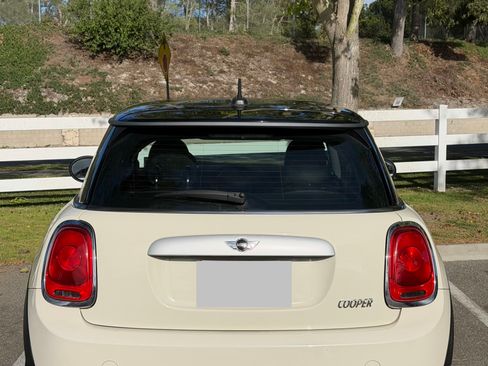 Used 2015 MINI Cooper 2-Door Hardtop FWD image 5