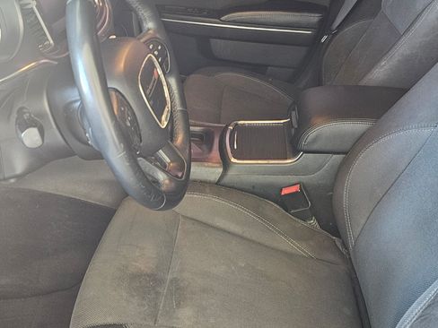 Used 2015 Dodge Charger SE image 8