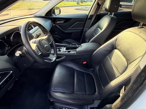 Used 2019 Jaguar F-PACE Prestige image 10
