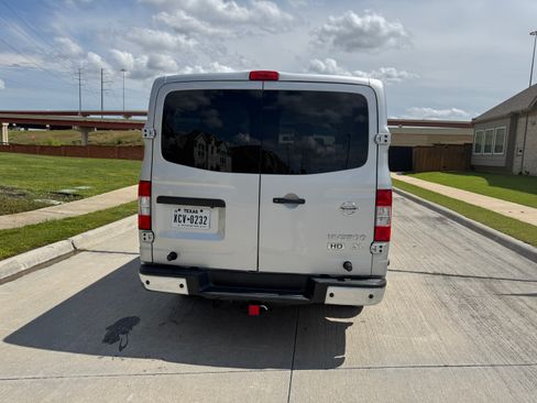 Used 2016 Nissan NV 3500 SL image 6