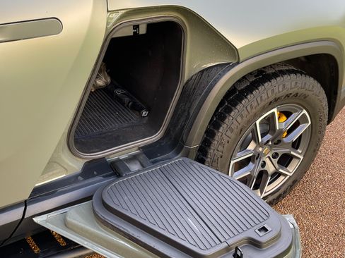 Used 2023 Rivian R1T Launch Edition AWD/4WD image 11
