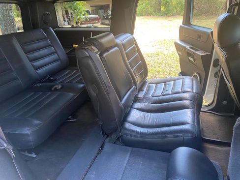 Used 2005 HUMMER H2 w/ Preferred Equipment Group image 13