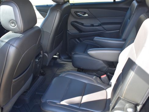 Used 2020 Chevrolet Traverse LT w/ LPO, Blackout Package image 13