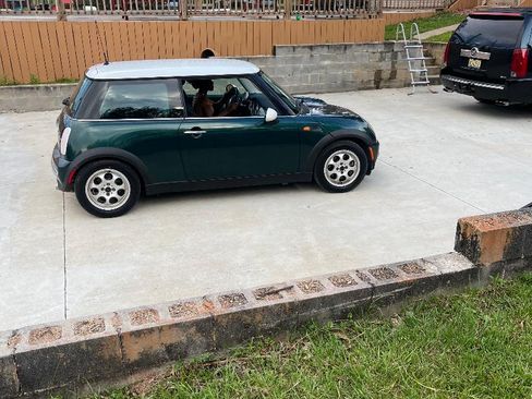 Used 2003 MINI Cooper Hardtop image 2