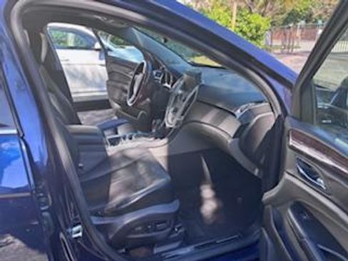 Used 2010 Cadillac SRX Luxury image 8